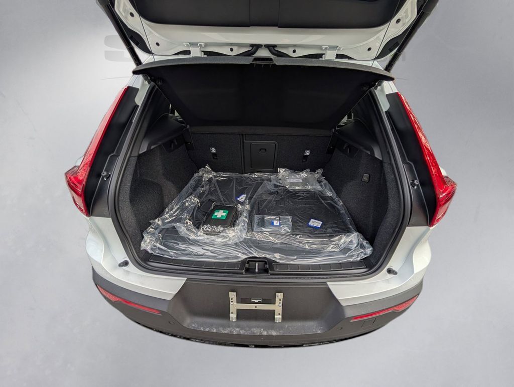 2026 Volvo XC40 B4 Plus Hunt Valley MD