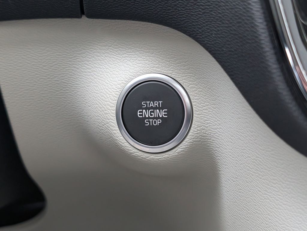 2026 Volvo XC40 B4 Plus Hunt Valley MD