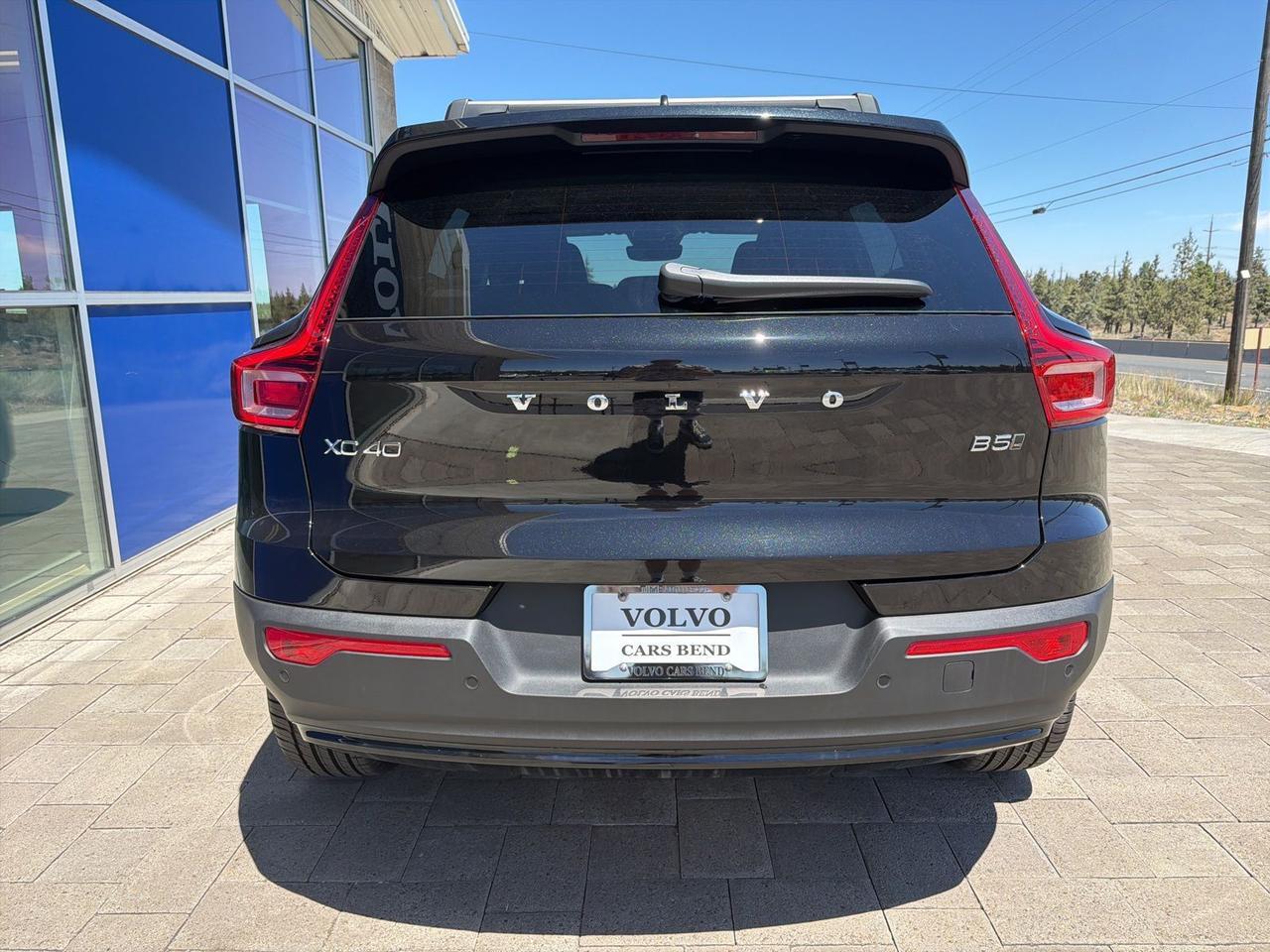2026 Volvo XC40 B5 Core Bend OR