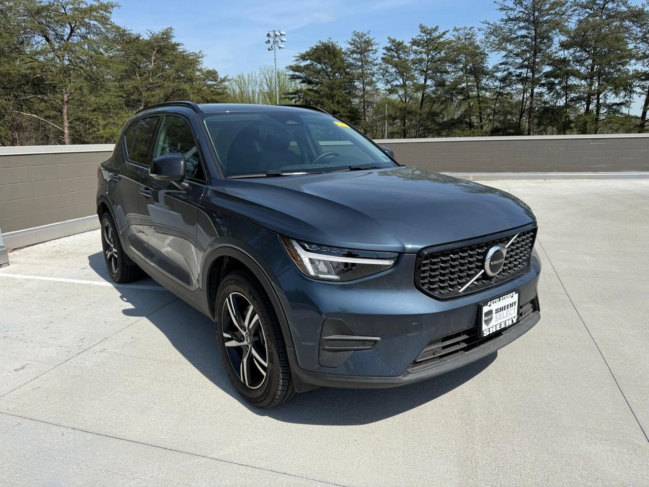 2026 Volvo XC40 B5 Core