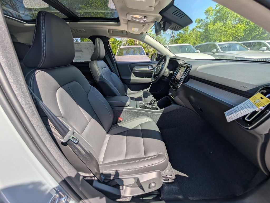 2026 Volvo XC40 B5 Core Hunt Valley MD