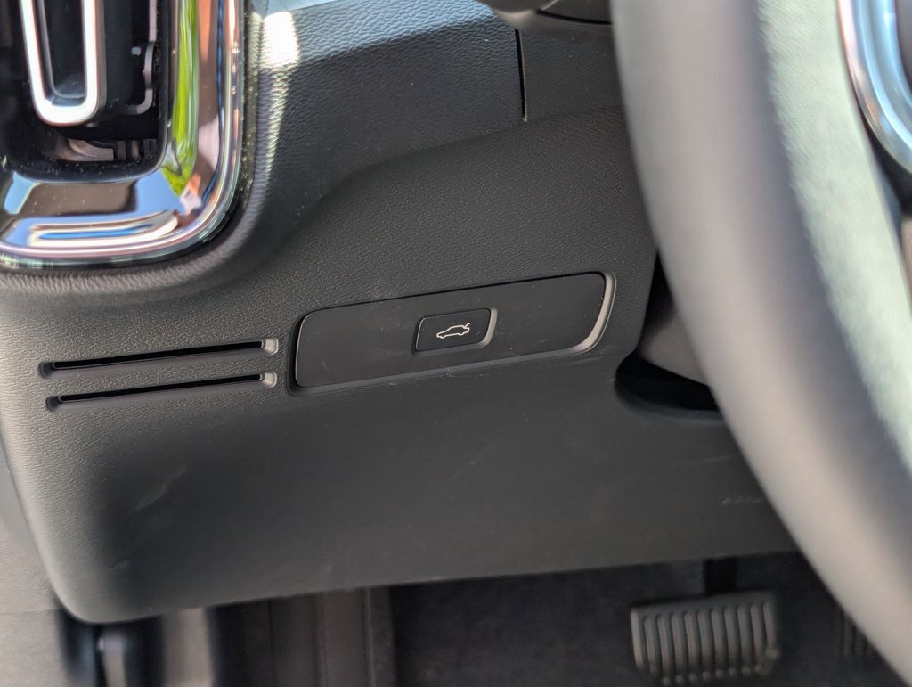 2026 Volvo XC40 B5 Core Hunt Valley MD