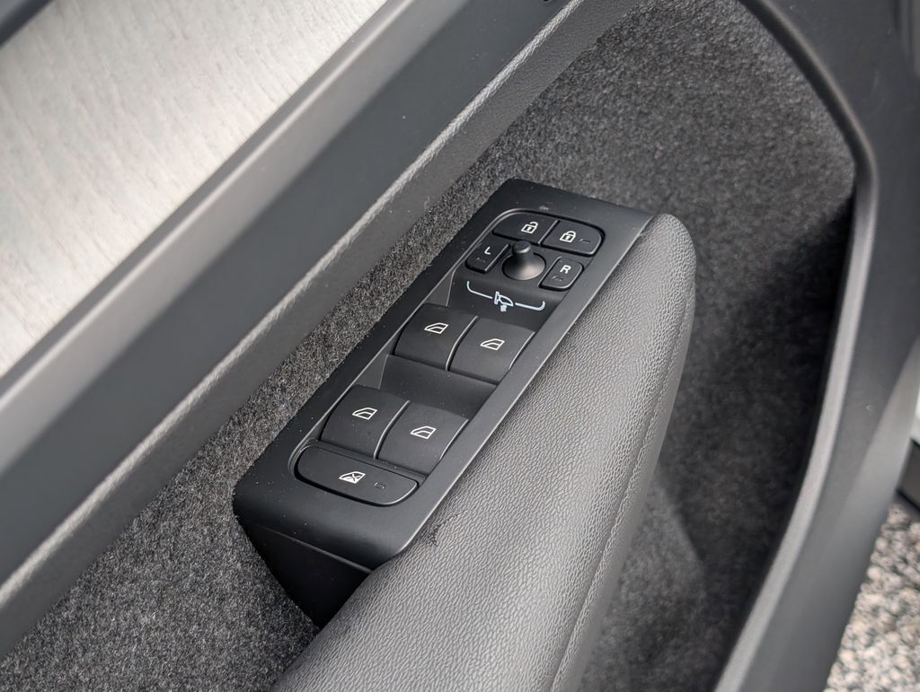 2026 Volvo XC40 B5 Core Hunt Valley MD