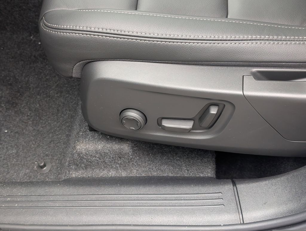 2026 Volvo XC40 B5 Core Hunt Valley MD