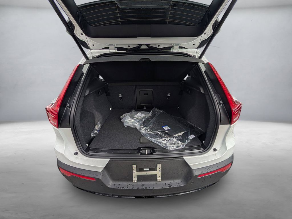 2026 Volvo XC40 B5 Core Hunt Valley MD