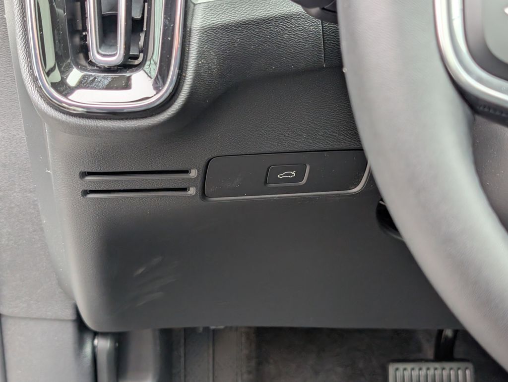 2026 Volvo XC40 B5 Core Hunt Valley MD