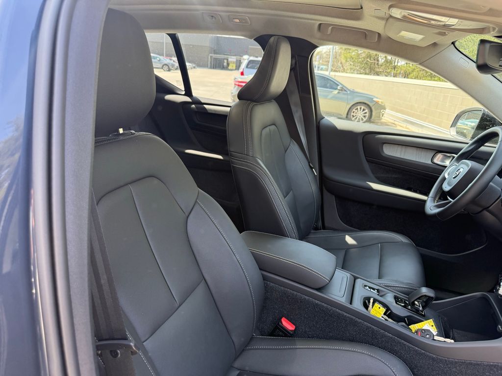 2026 Volvo XC40 B5 Core Hunt Valley MD