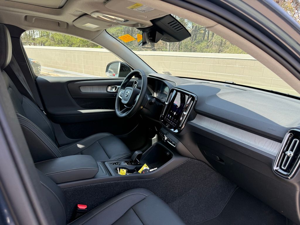 2026 Volvo XC40 B5 Core Hunt Valley MD