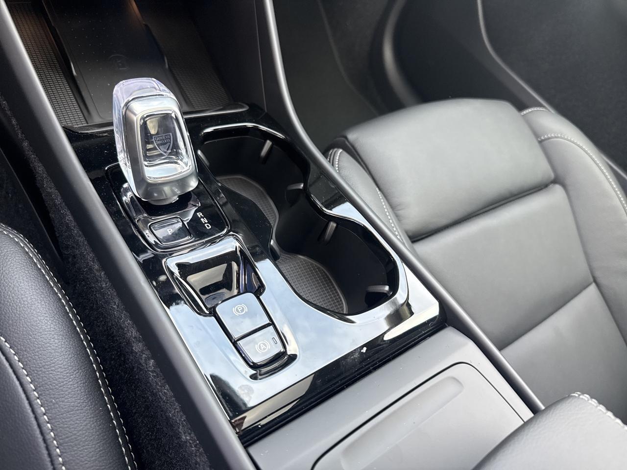 2026 Volvo XC40 B5 Plus Bend OR