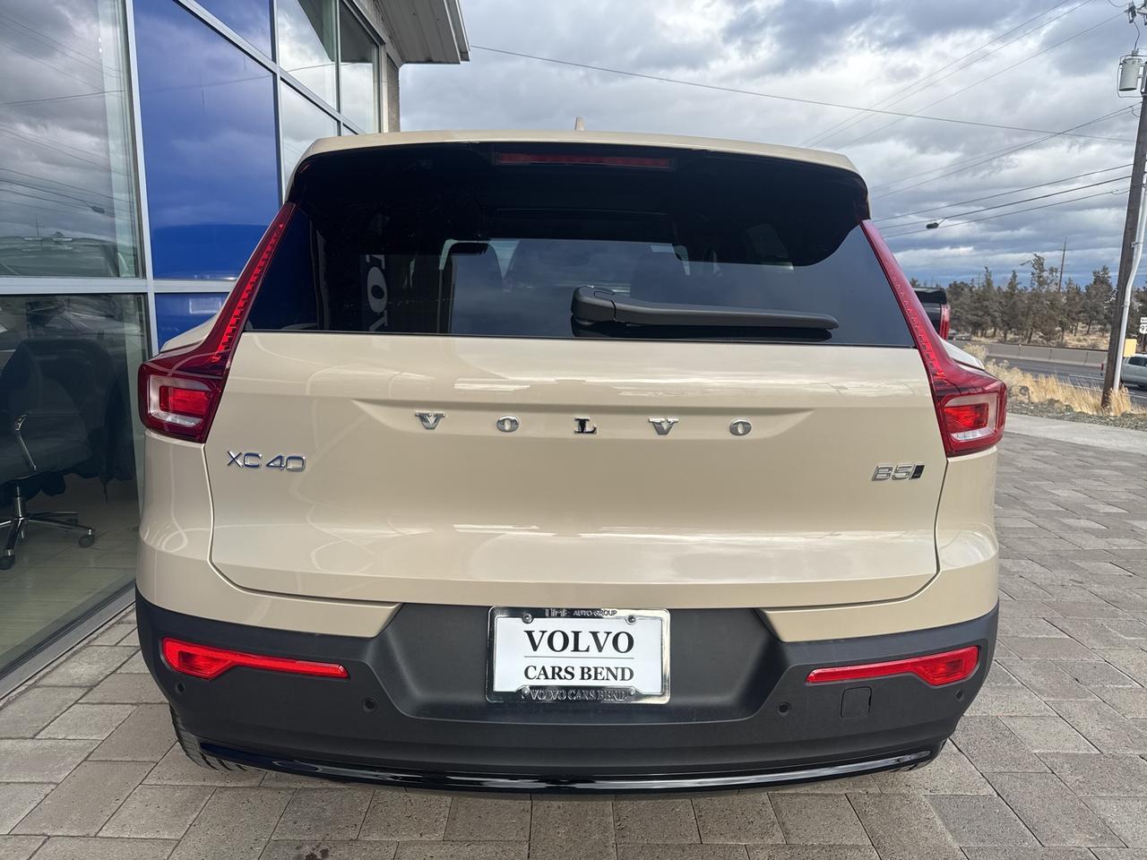 2026 Volvo XC40 B5 Plus Bend OR