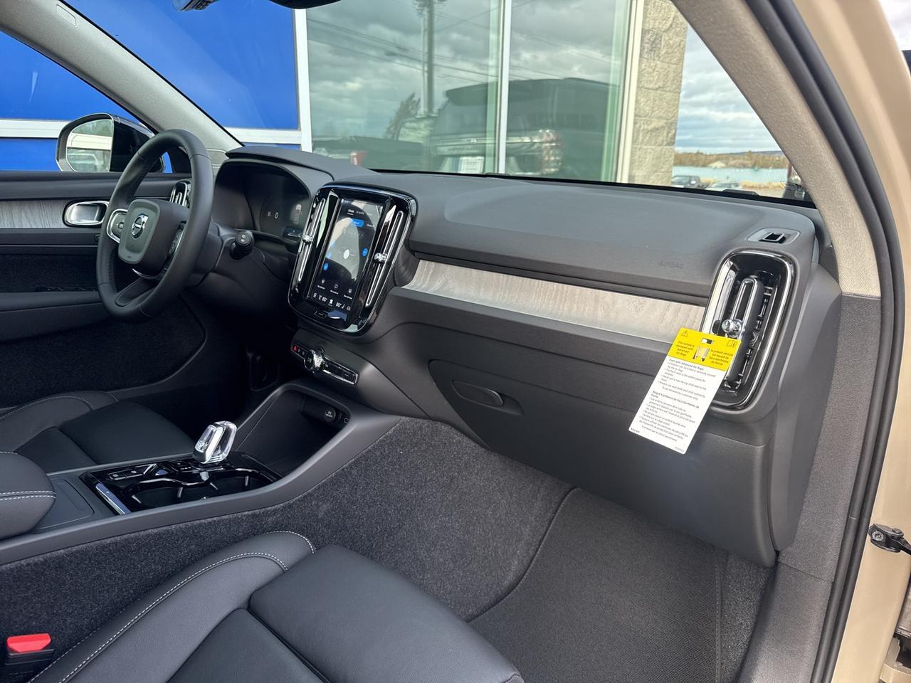 2026 Volvo XC40 B5 Plus Bend OR