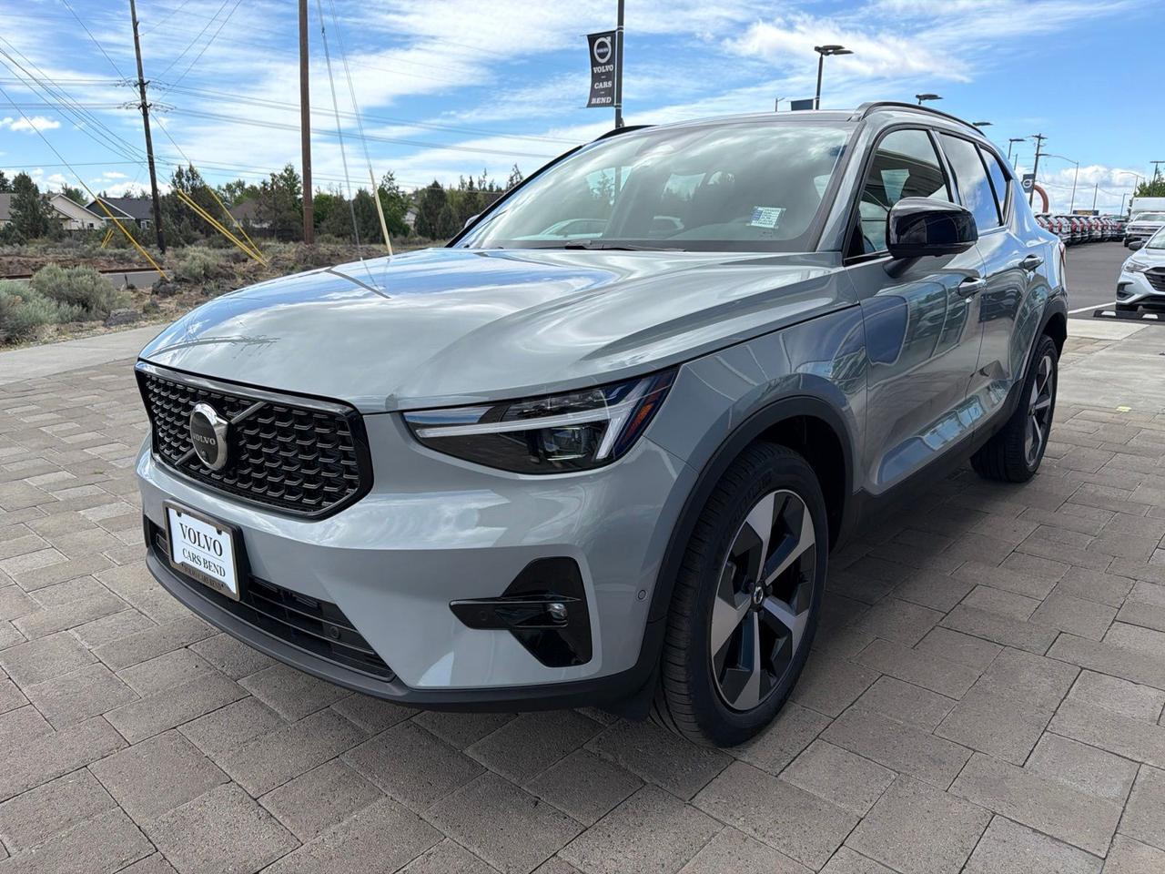 2026 Volvo XC40 B5 Plus Bend OR