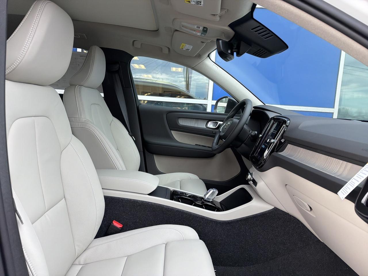 2026 Volvo XC40 B5 Plus Bend OR