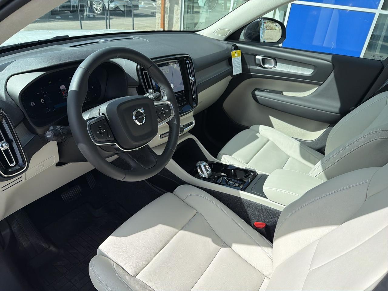 2026 Volvo XC40 B5 Plus Bend OR
