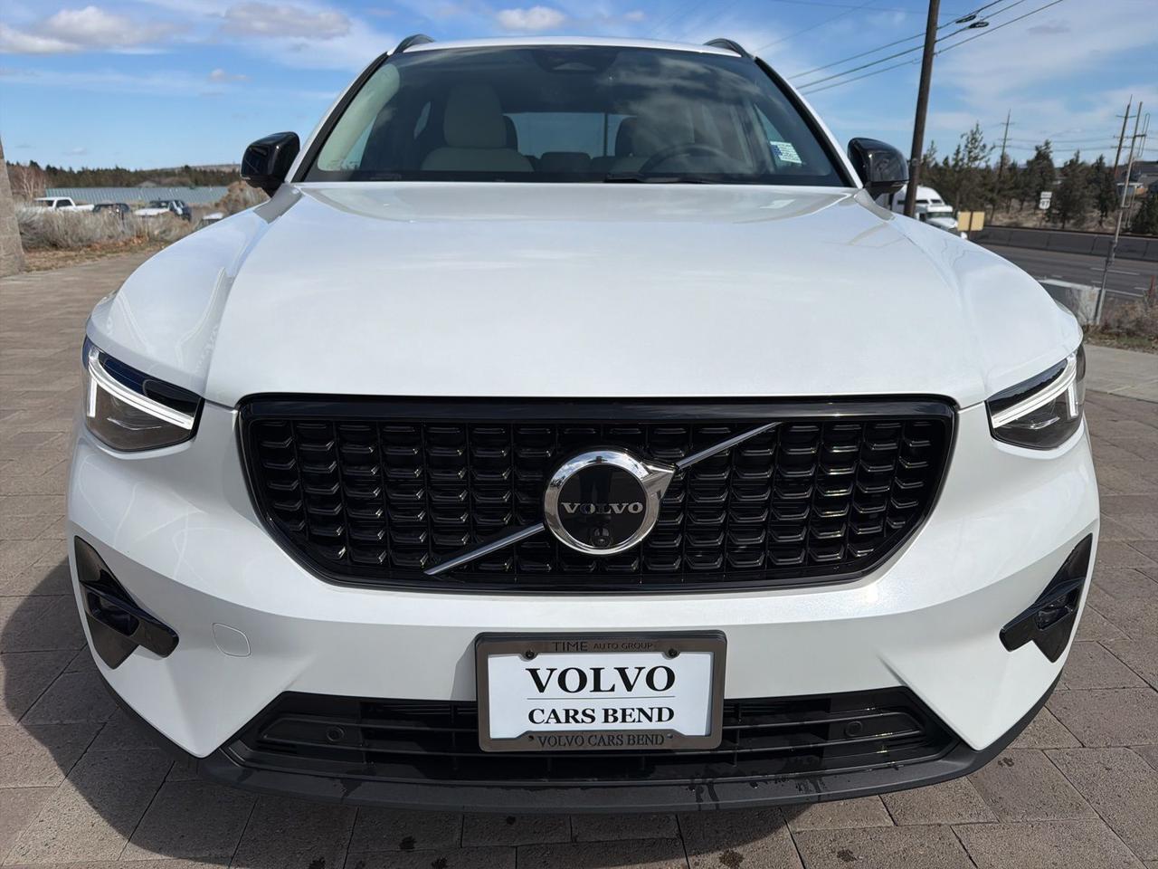 2026 Volvo XC40 B5 Plus Bend OR