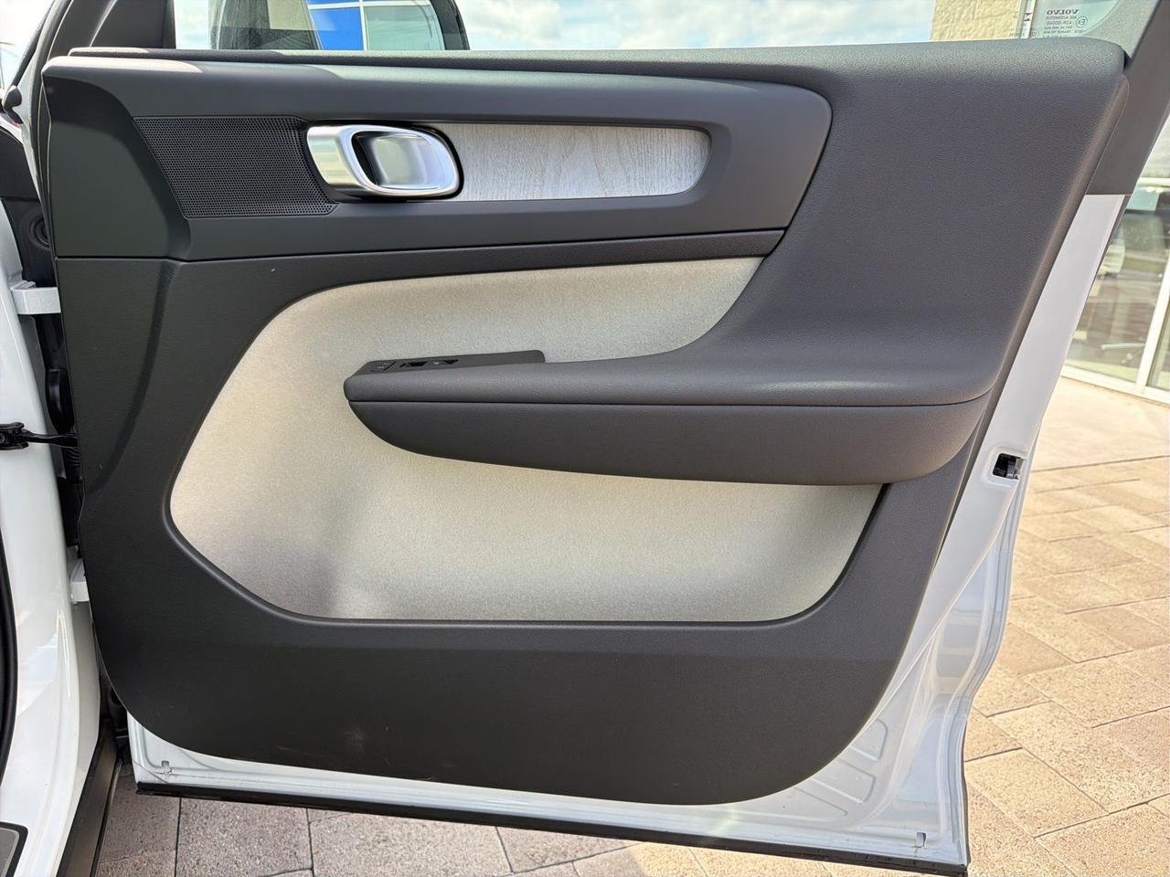2026 Volvo XC40 B5 Plus Bend OR