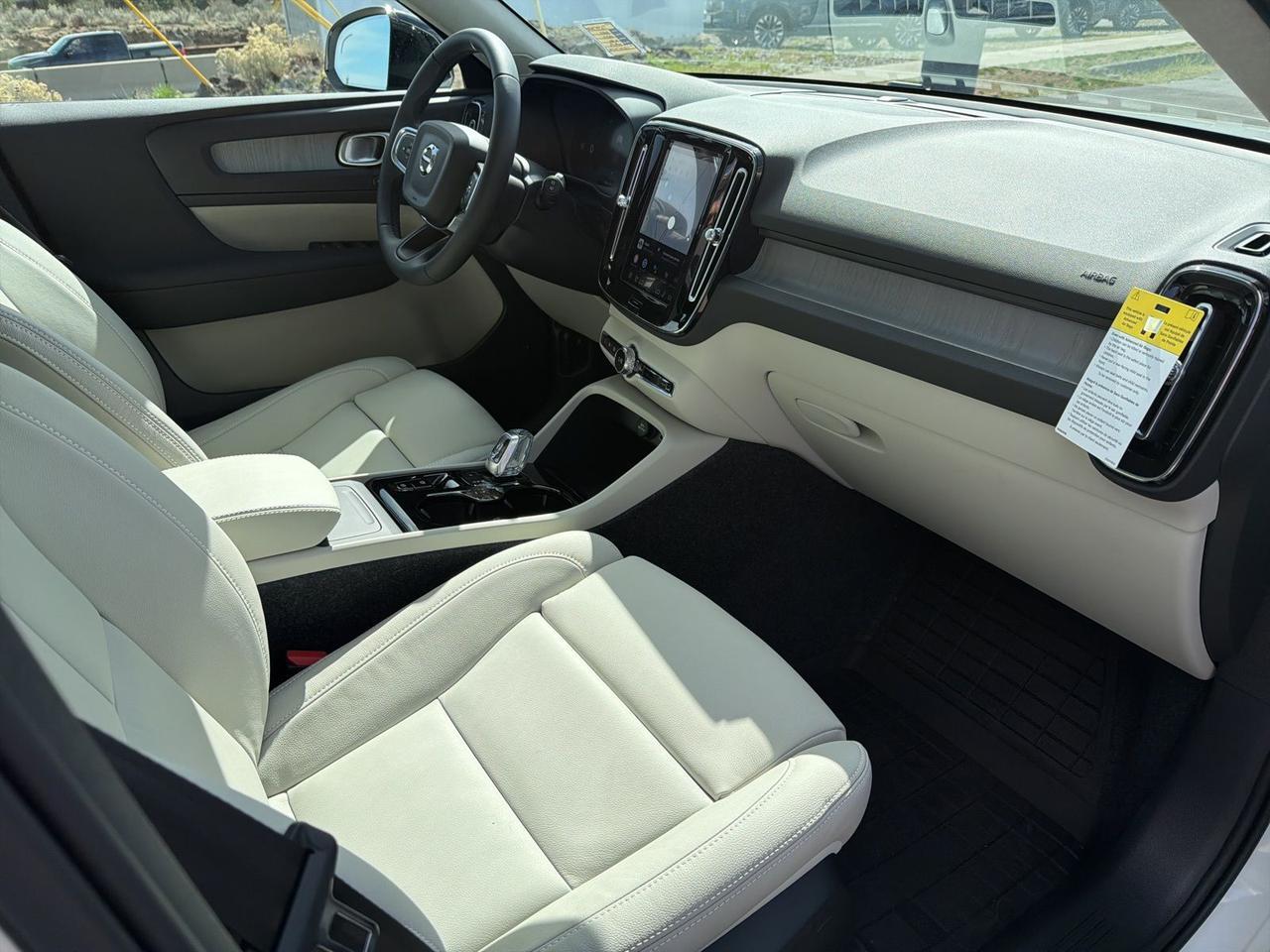 2026 Volvo XC40 B5 Plus Bend OR