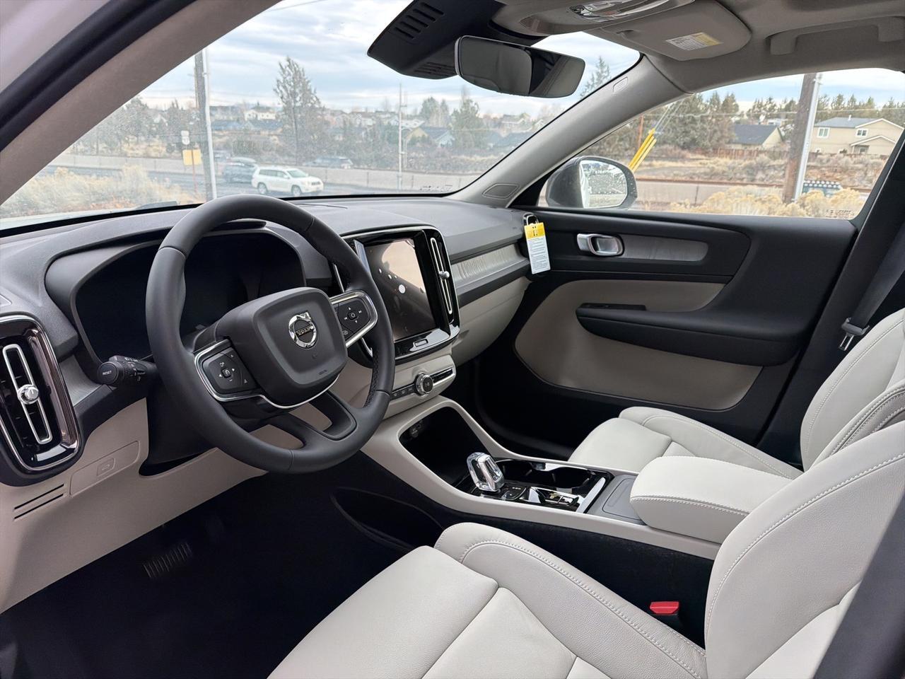 2026 Volvo XC40 B5 Plus Bend OR