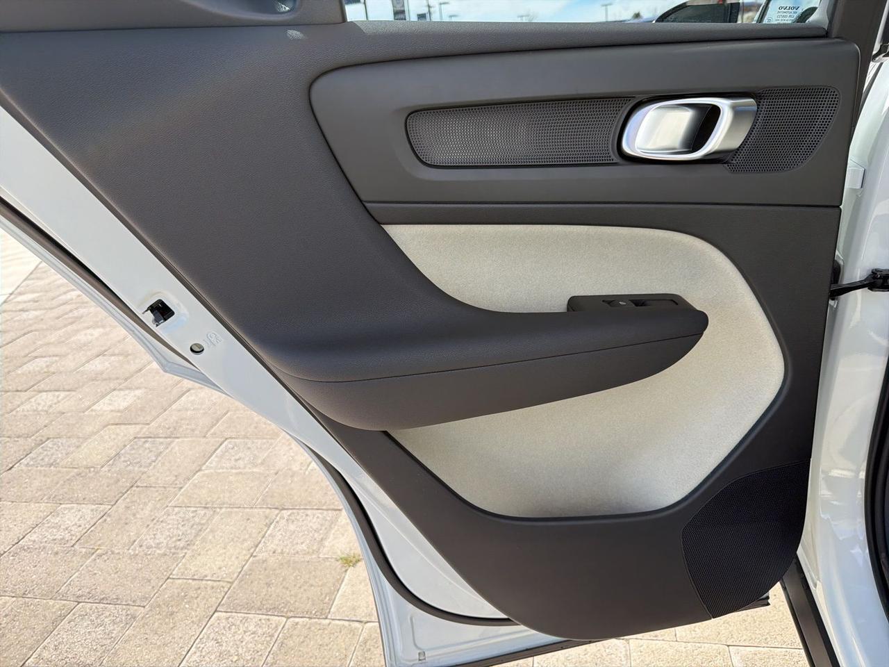 2026 Volvo XC40 B5 Plus Bend OR