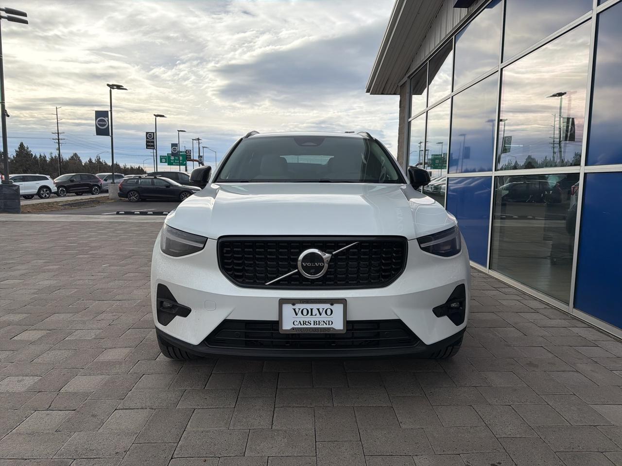 2026 Volvo XC40 B5 Plus Bend OR