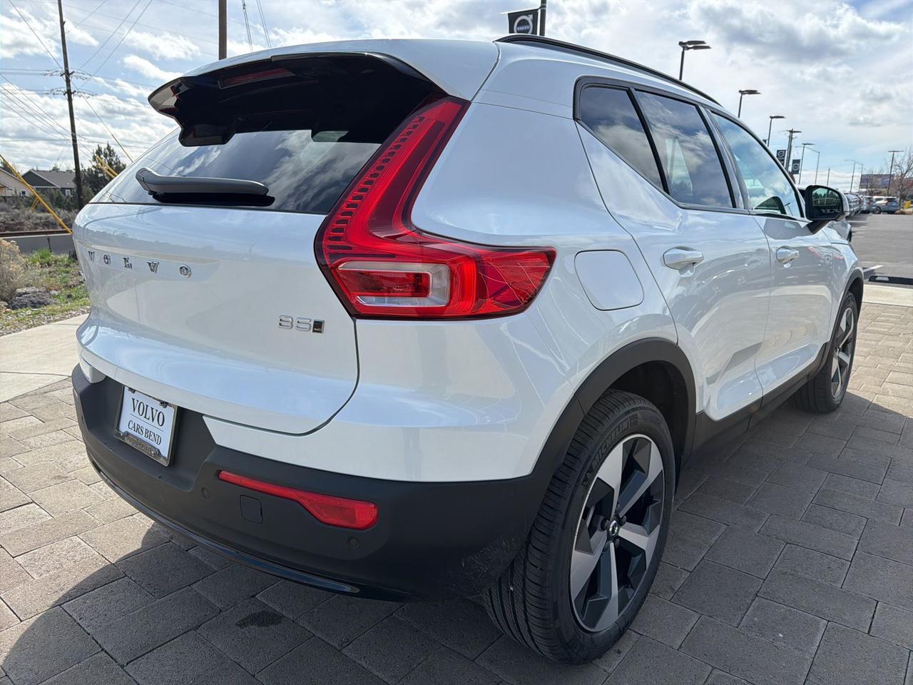 2026 Volvo XC40 B5 Plus Bend OR