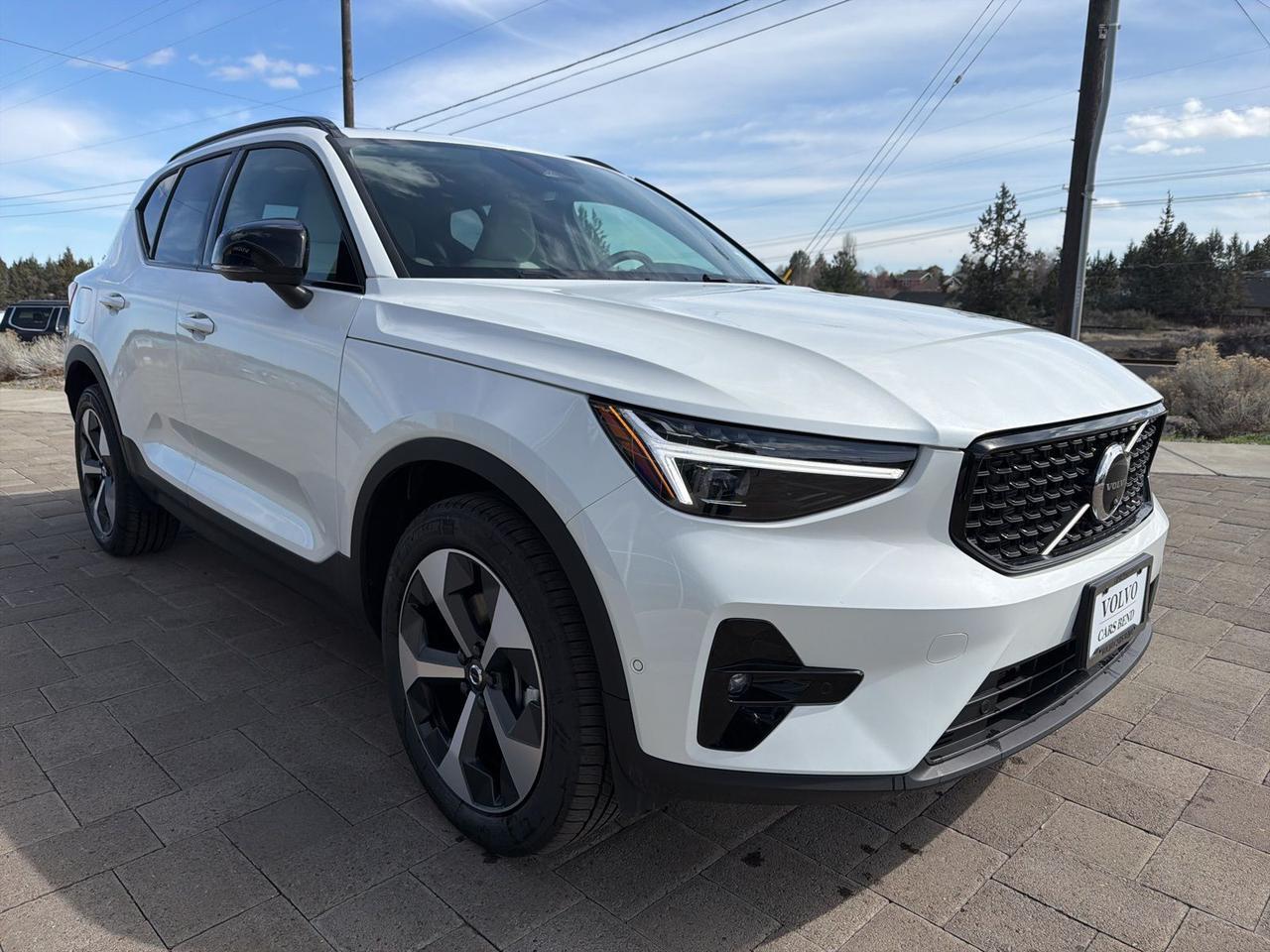 2026 Volvo XC40 B5 Plus Bend OR