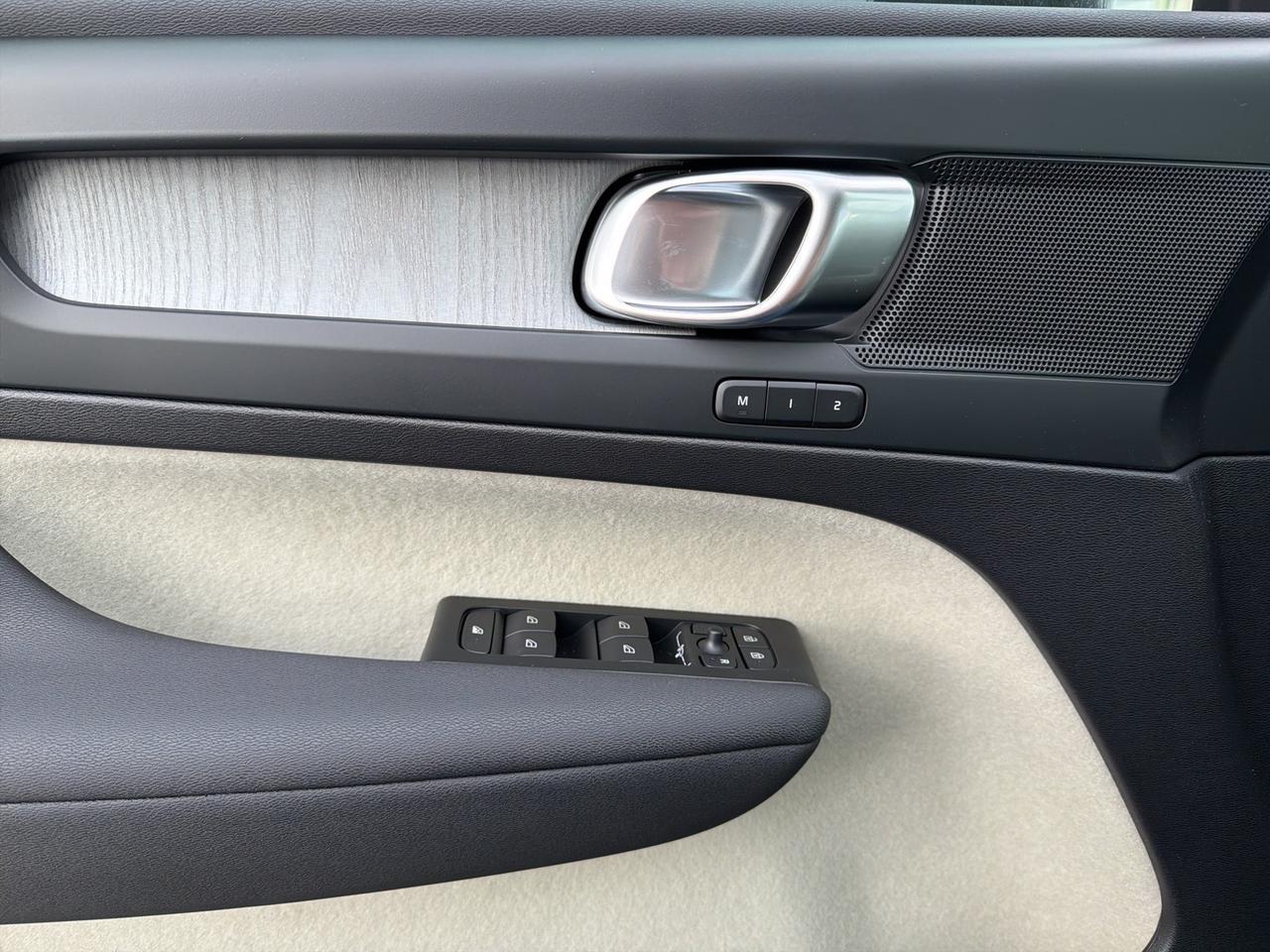 2026 Volvo XC40 B5 Plus Bend OR