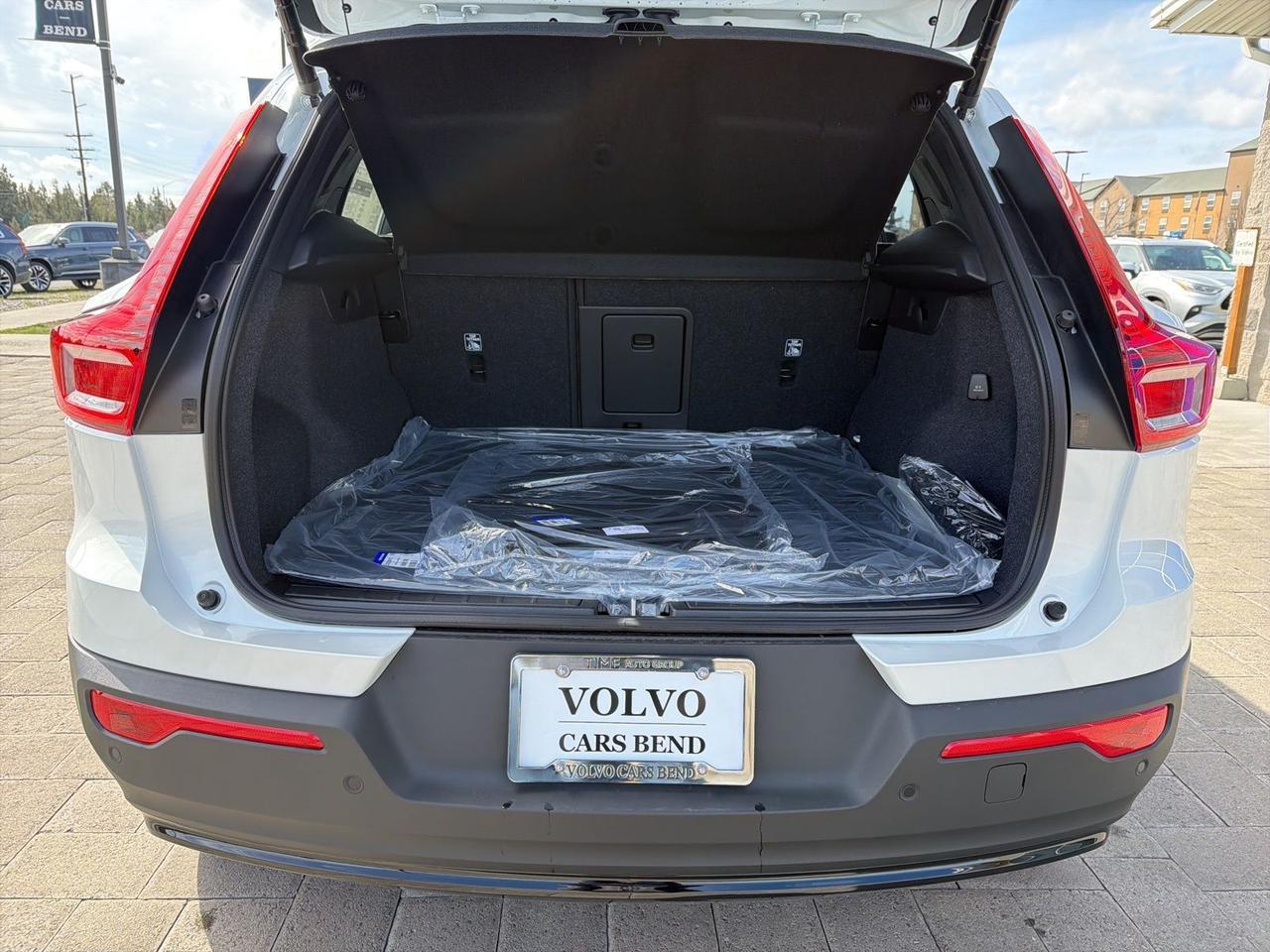 2026 Volvo XC40 B5 Plus Bend OR