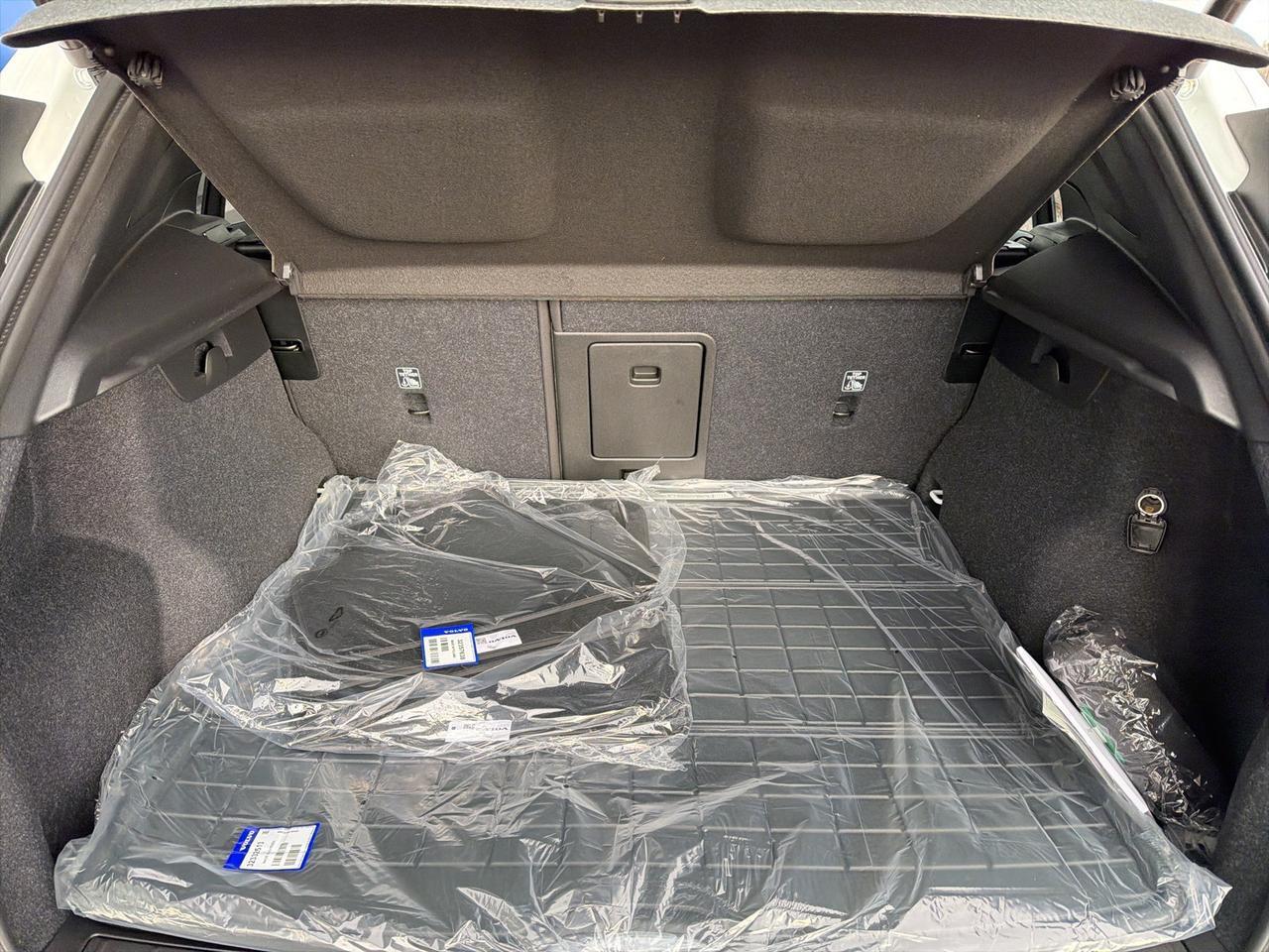 2026 Volvo XC40 B5 Plus Bend OR