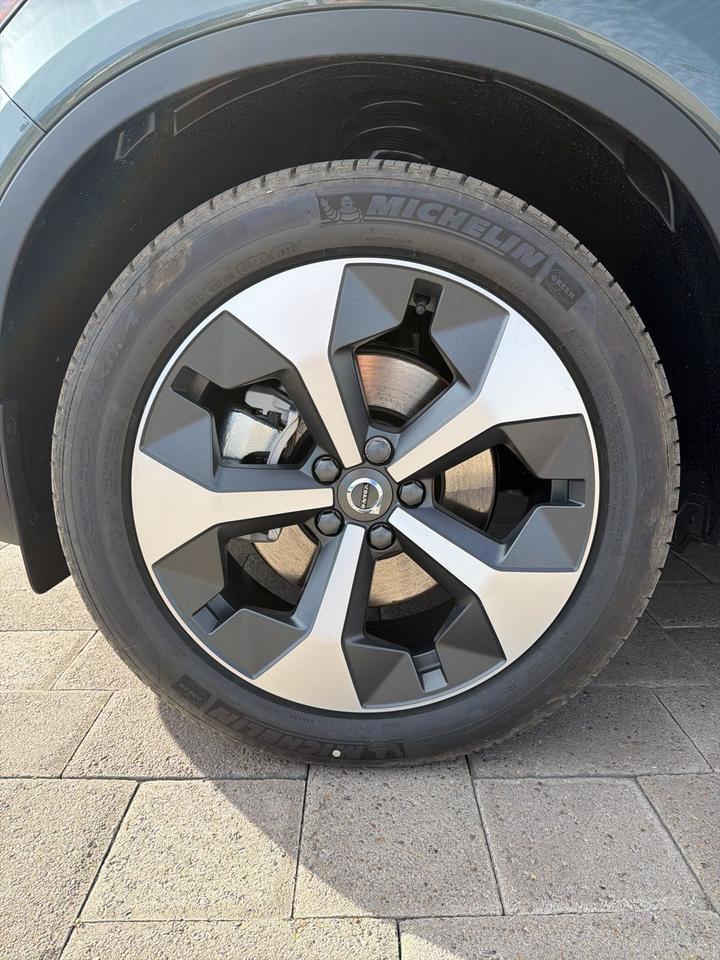 2026 Volvo XC40 B5 Plus Bend OR