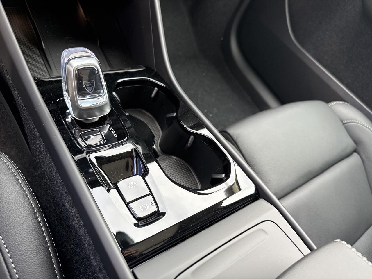 2026 Volvo XC40 B5 Plus Bend OR