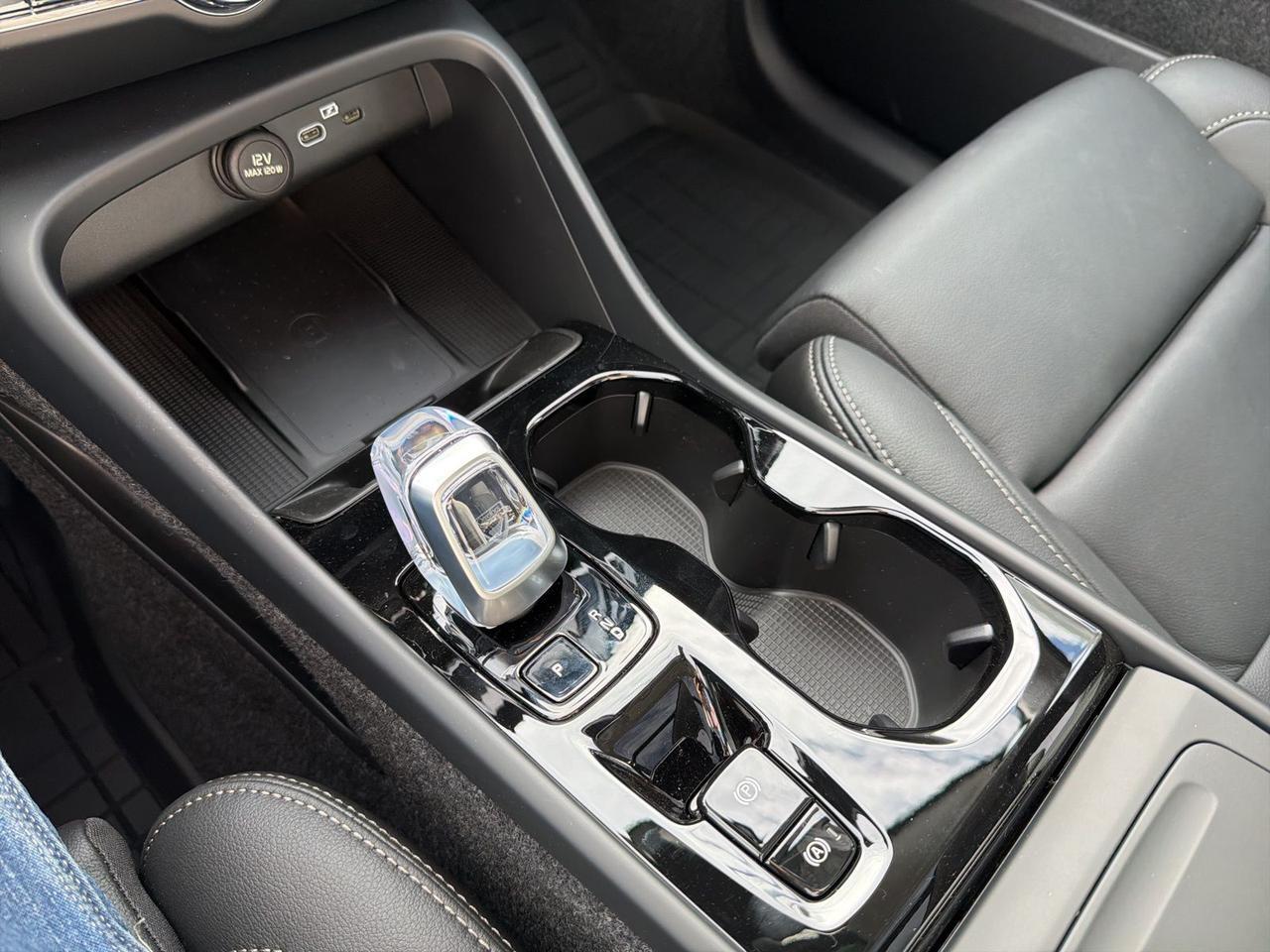 2026 Volvo XC40 B5 Plus Bend OR