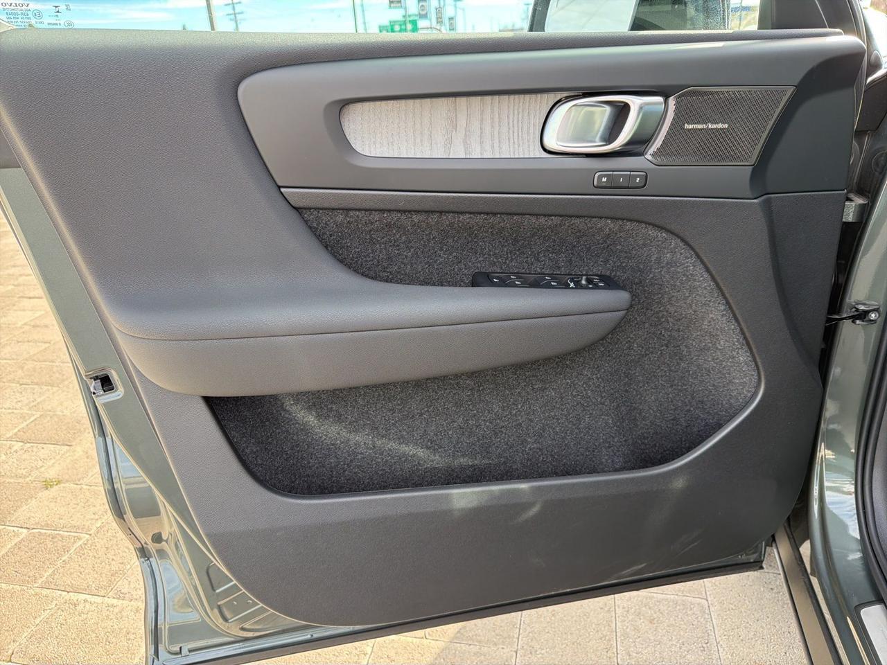 2026 Volvo XC40 B5 Plus Bend OR