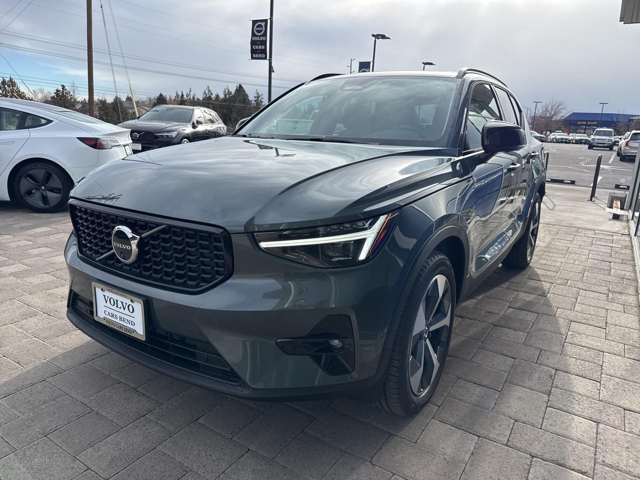2026 Volvo XC40 B5 Plus Bend OR