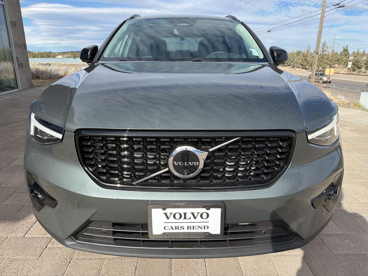 2026 Volvo XC40 B5 Plus Bend OR