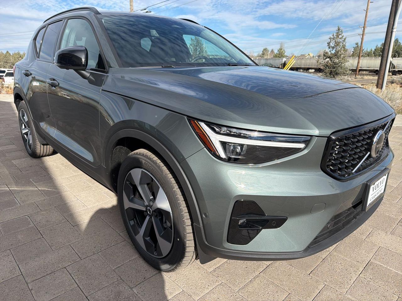 2026 Volvo XC40 B5 Plus Bend OR