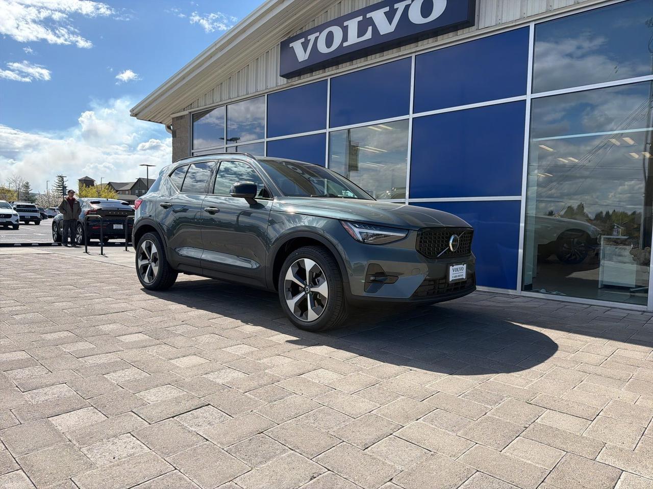 2026 Volvo XC40 B5 Plus