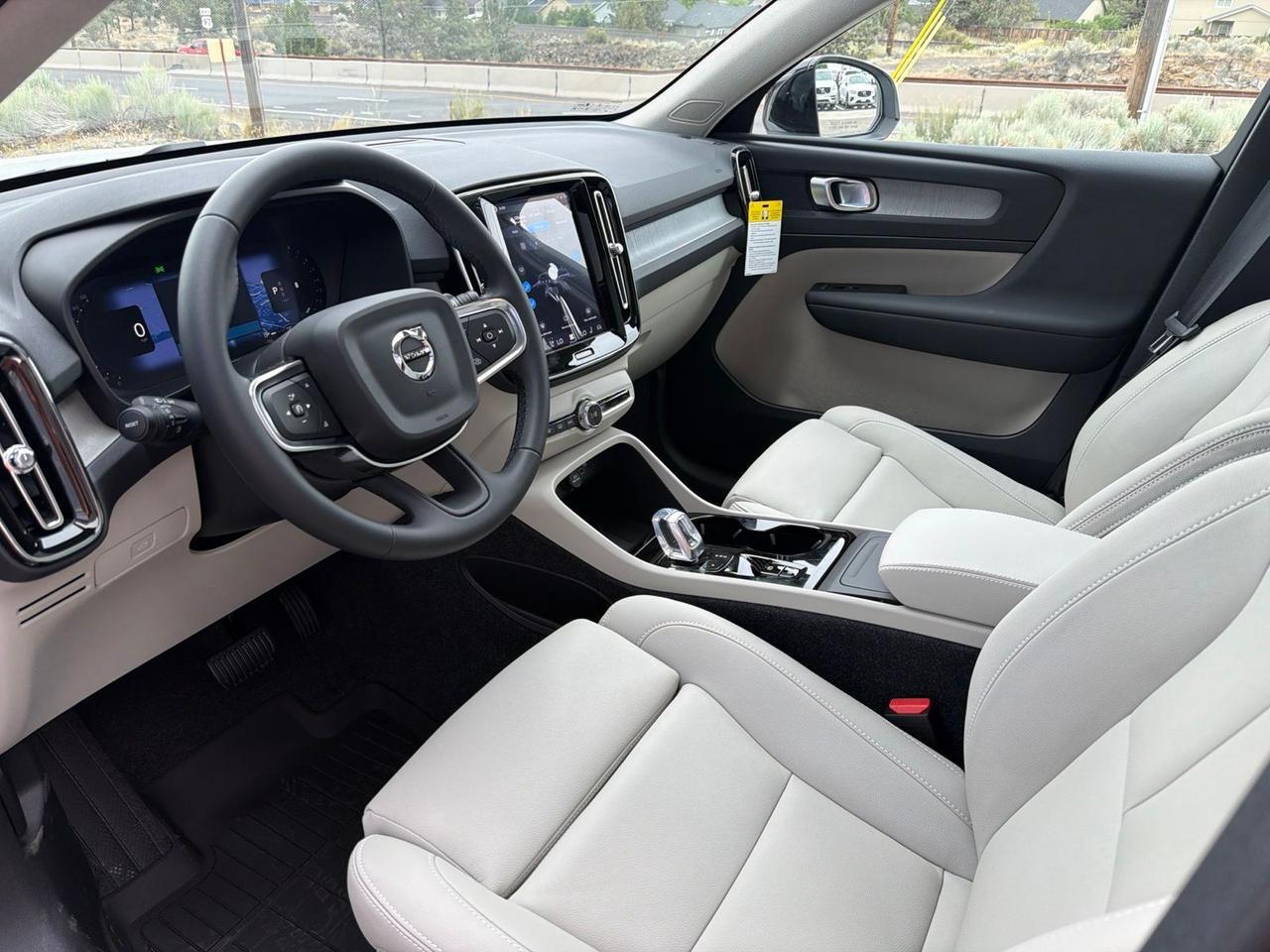 2026 Volvo XC40 B5 Plus Bend OR
