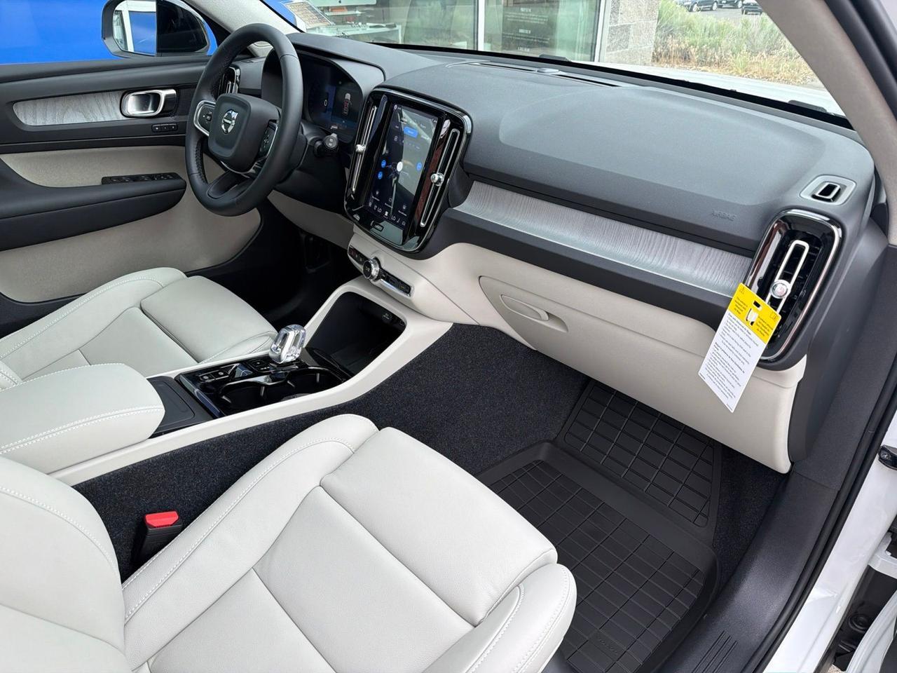 2026 Volvo XC40 B5 Plus Bend OR