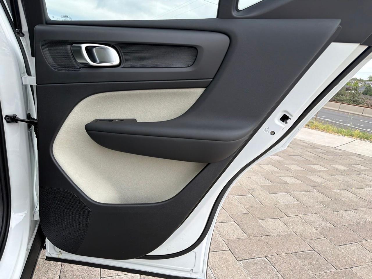 2026 Volvo XC40 B5 Plus Bend OR