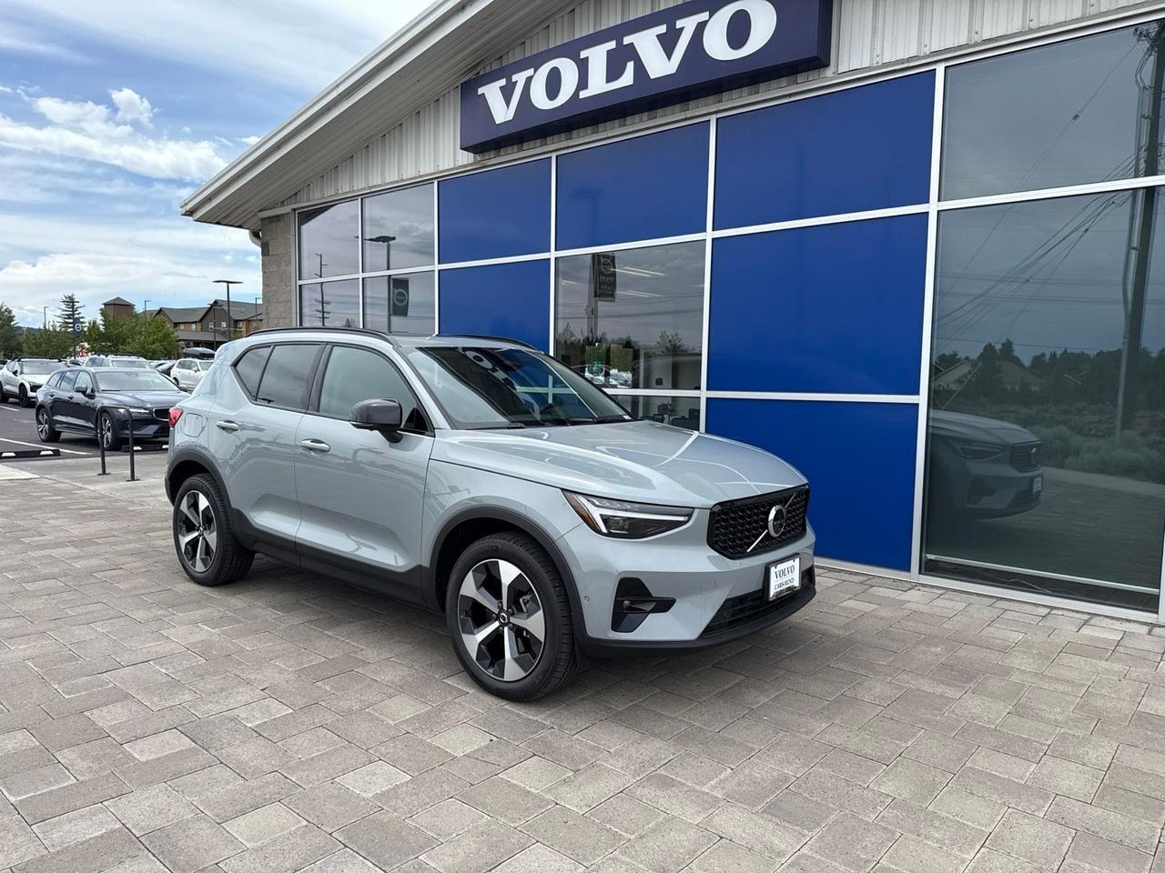 2026 Volvo XC40 B5 Plus