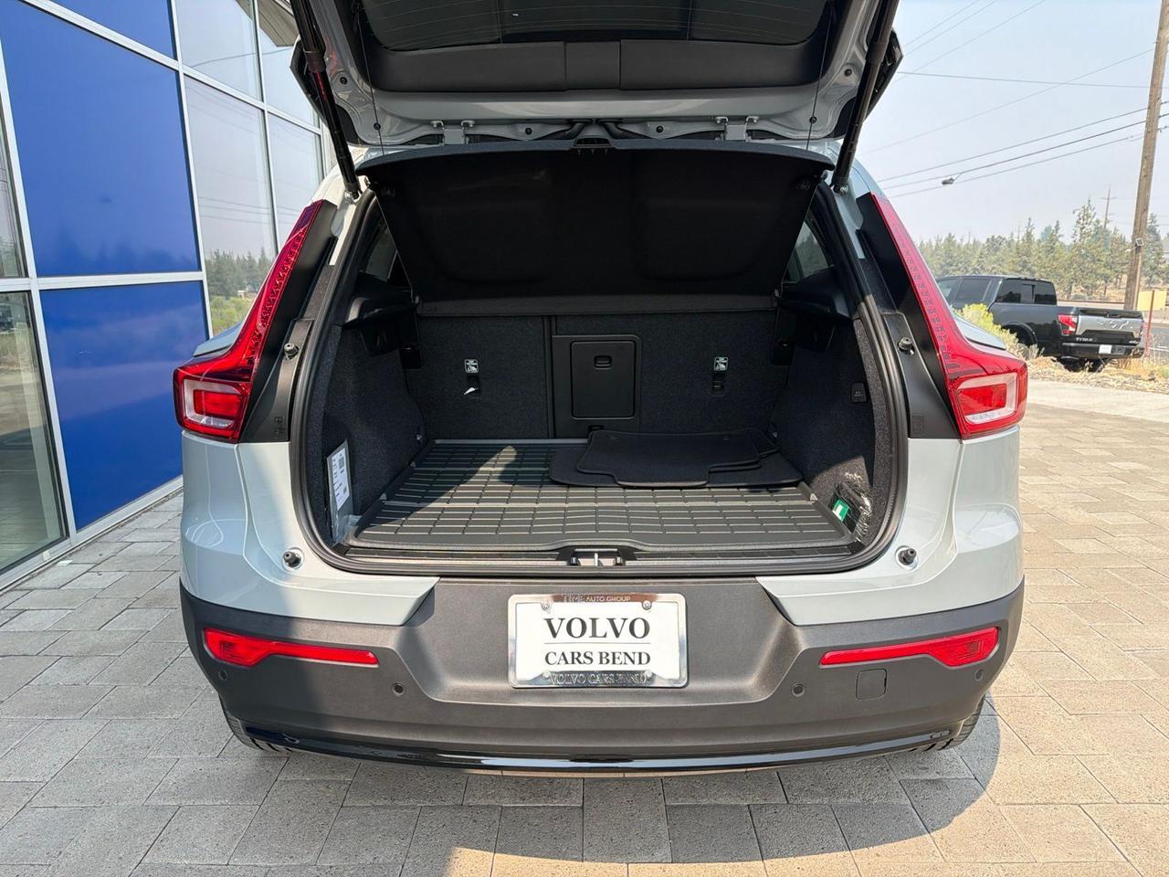 2026 Volvo XC40 B5 Plus Bend OR