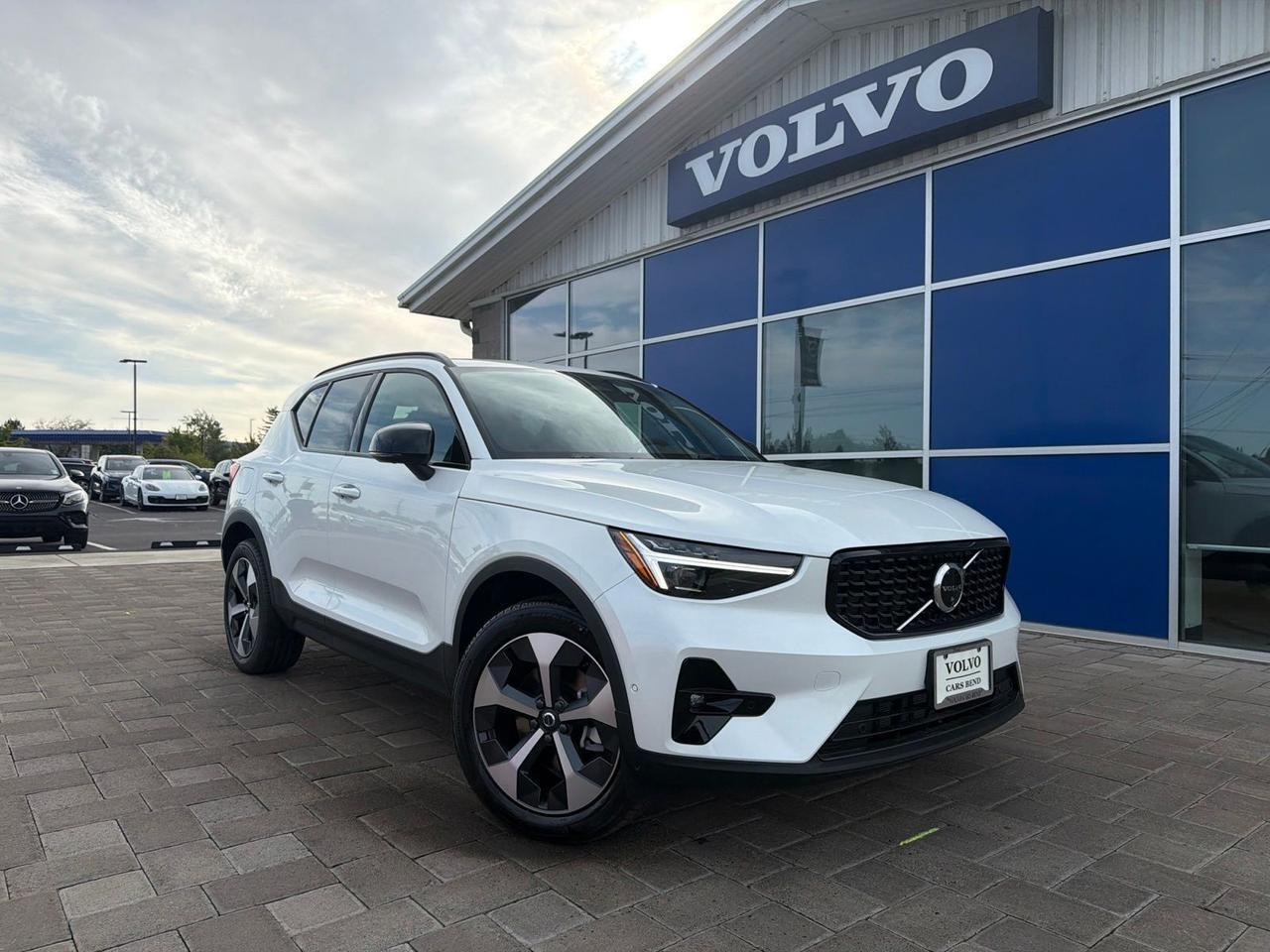 2026 Volvo XC40 B5 Plus