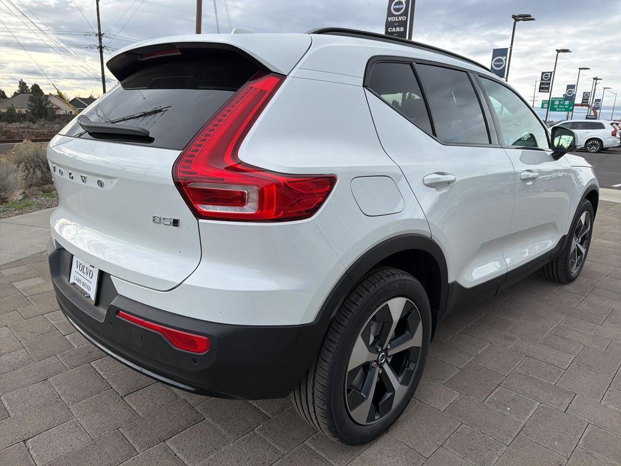 2026 Volvo XC40 B5 Plus Bend OR