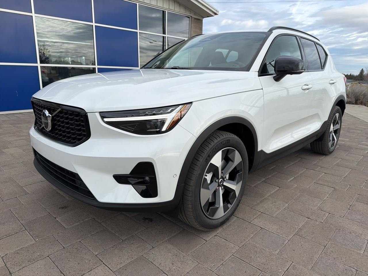2026 Volvo XC40 B5 Plus Bend OR