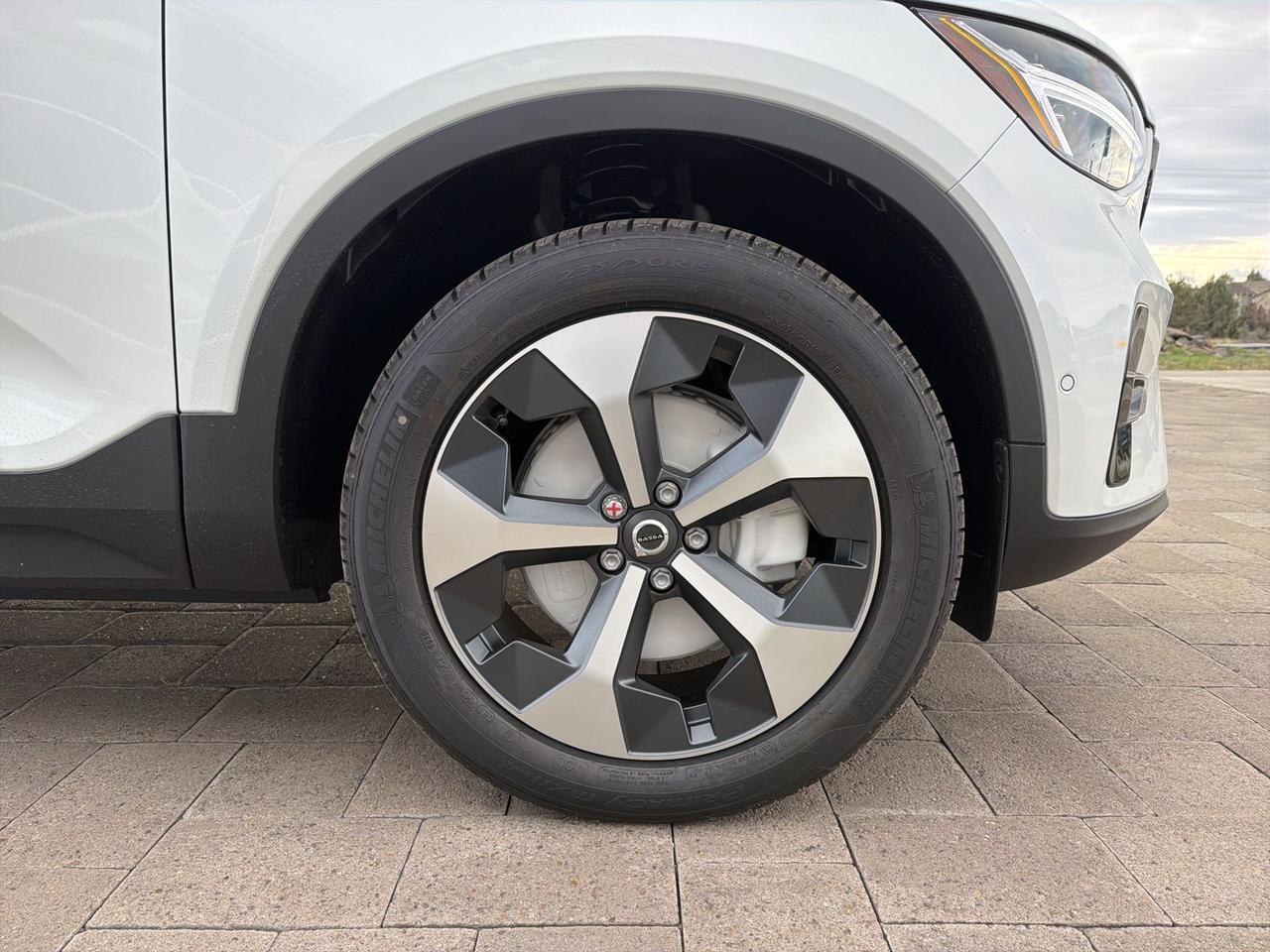 2026 Volvo XC40 B5 Plus Bend OR