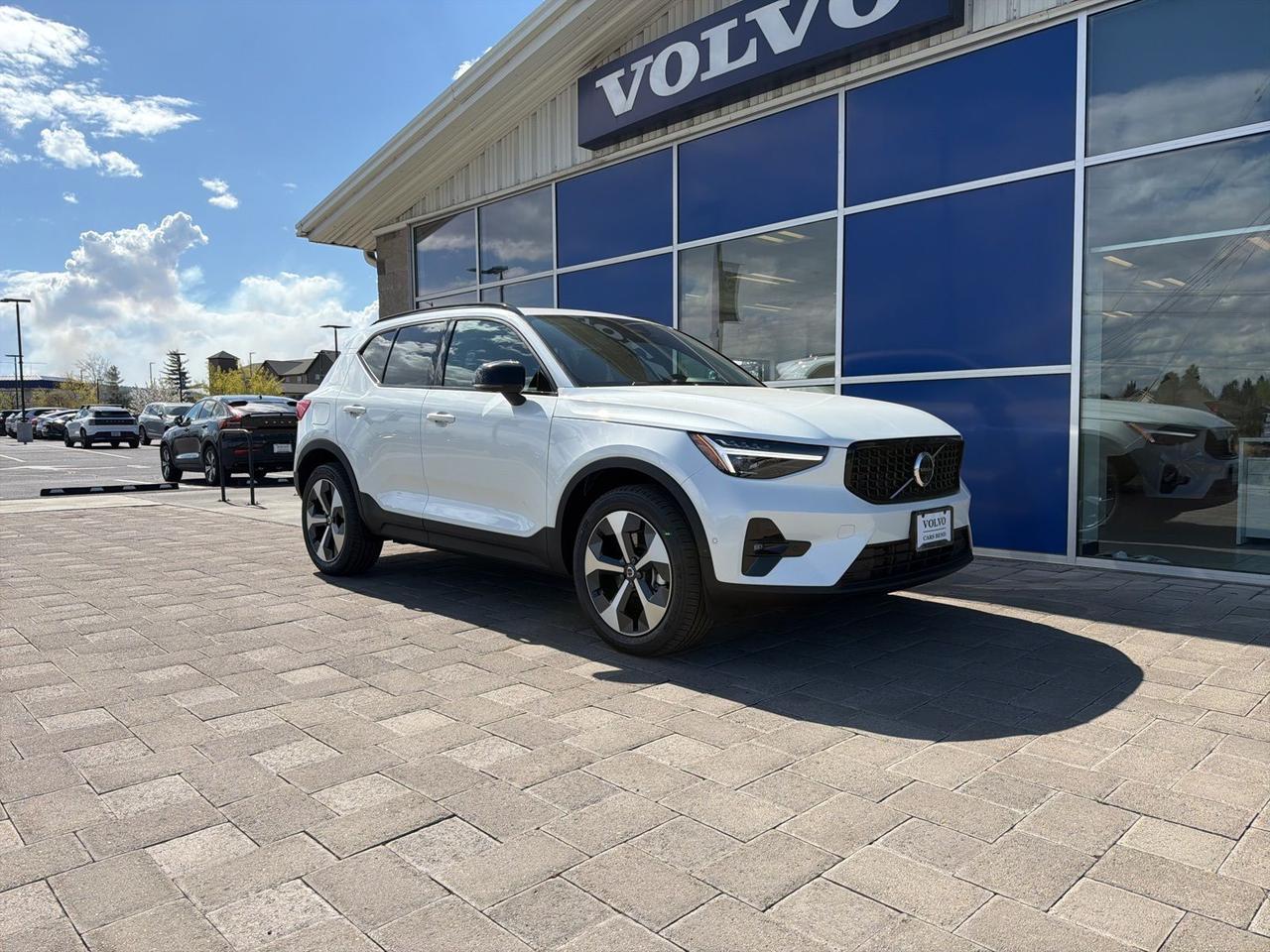 2026 Volvo XC40 B5 Plus