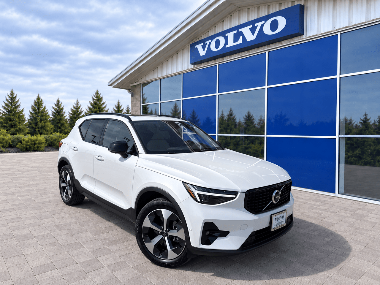 2026 Volvo XC40 B5 Plus