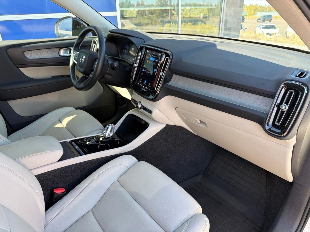 2026 Volvo XC40 B5 Plus Bend OR