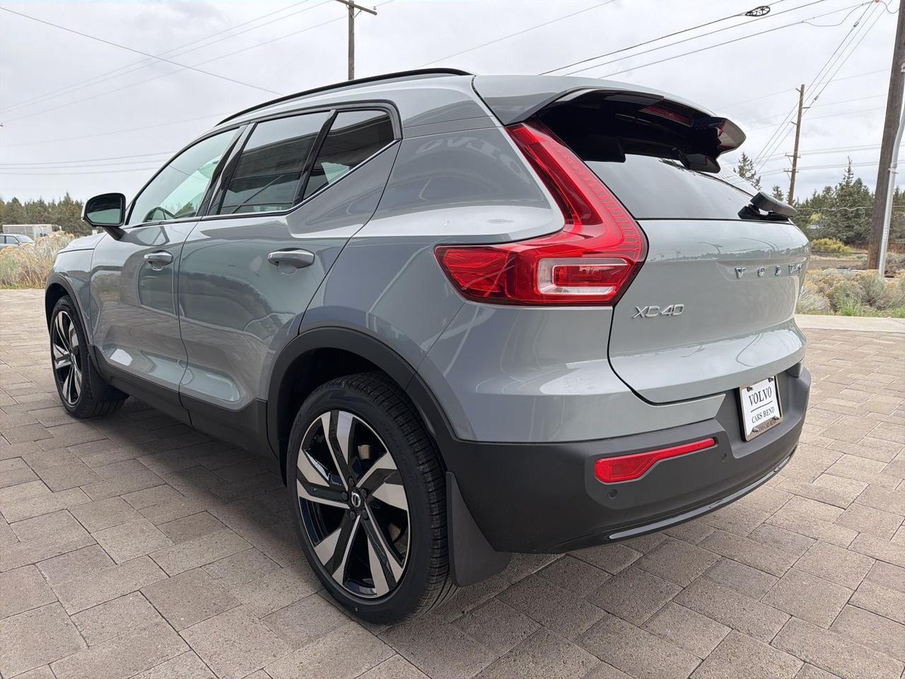 2026 Volvo XC40 B5 Plus Bend OR